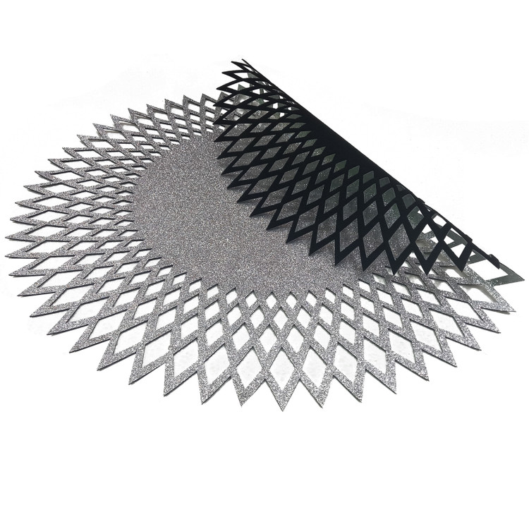 رومیزی چرم اکلیلی طرح خورشید رنگ نقره ای با آستر نمدی