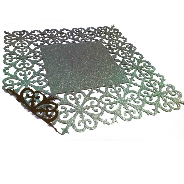 رومیزی چرم اکلیلی طرح اسلیمی مربع نقره ای